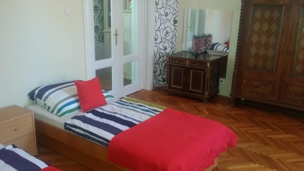 Horváth Apartmanház Kaposvar Ngoại thất bức ảnh